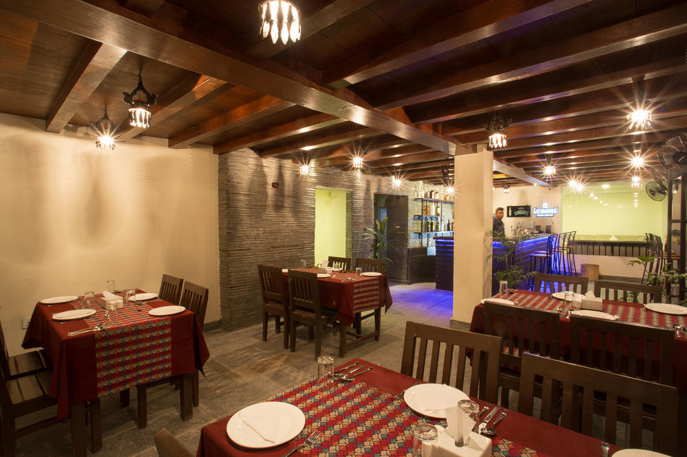 Hotel Highlander, Thamel Катманду Екстериор снимка