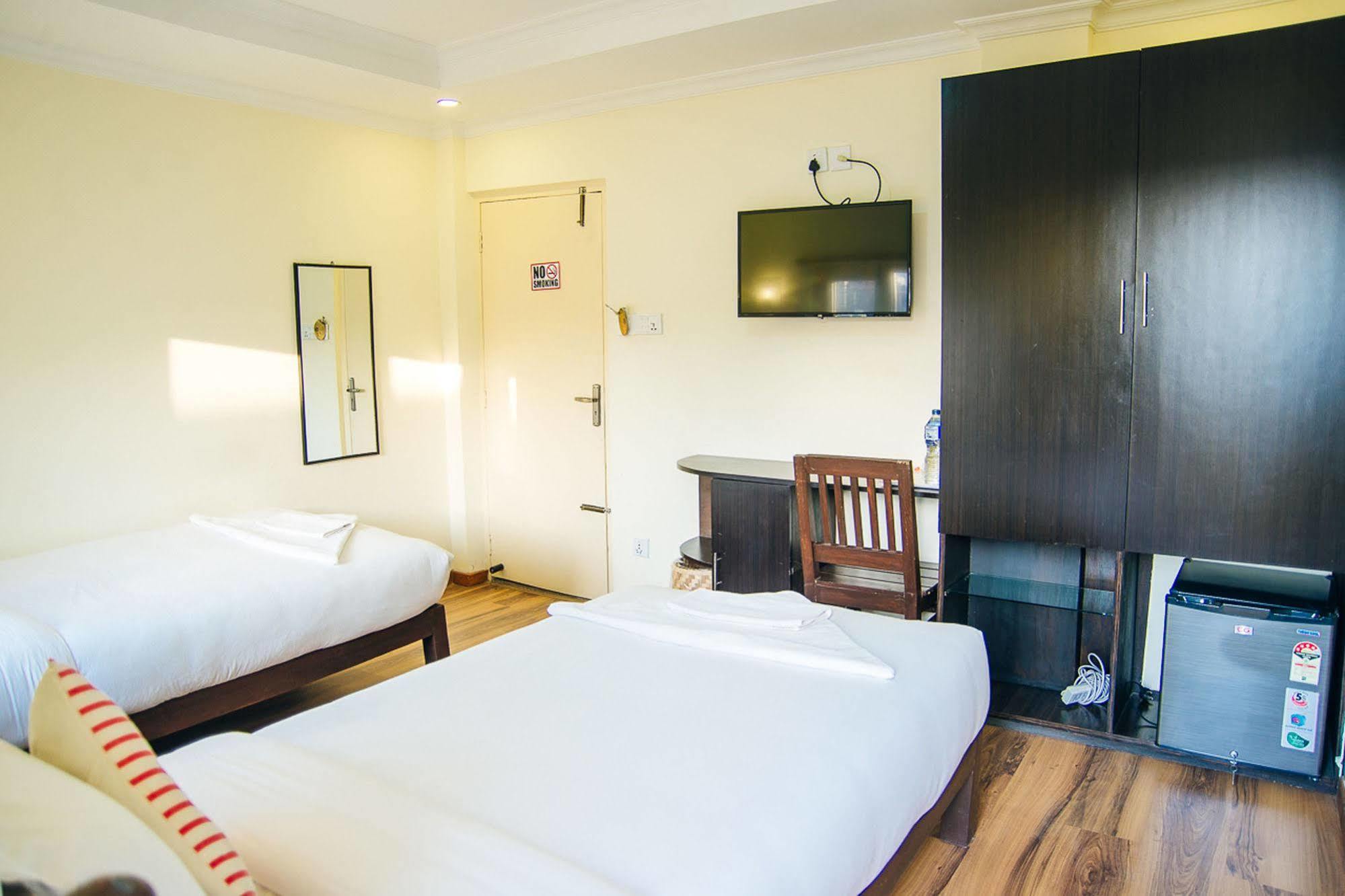 Hotel Highlander, Thamel Катманду Екстериор снимка