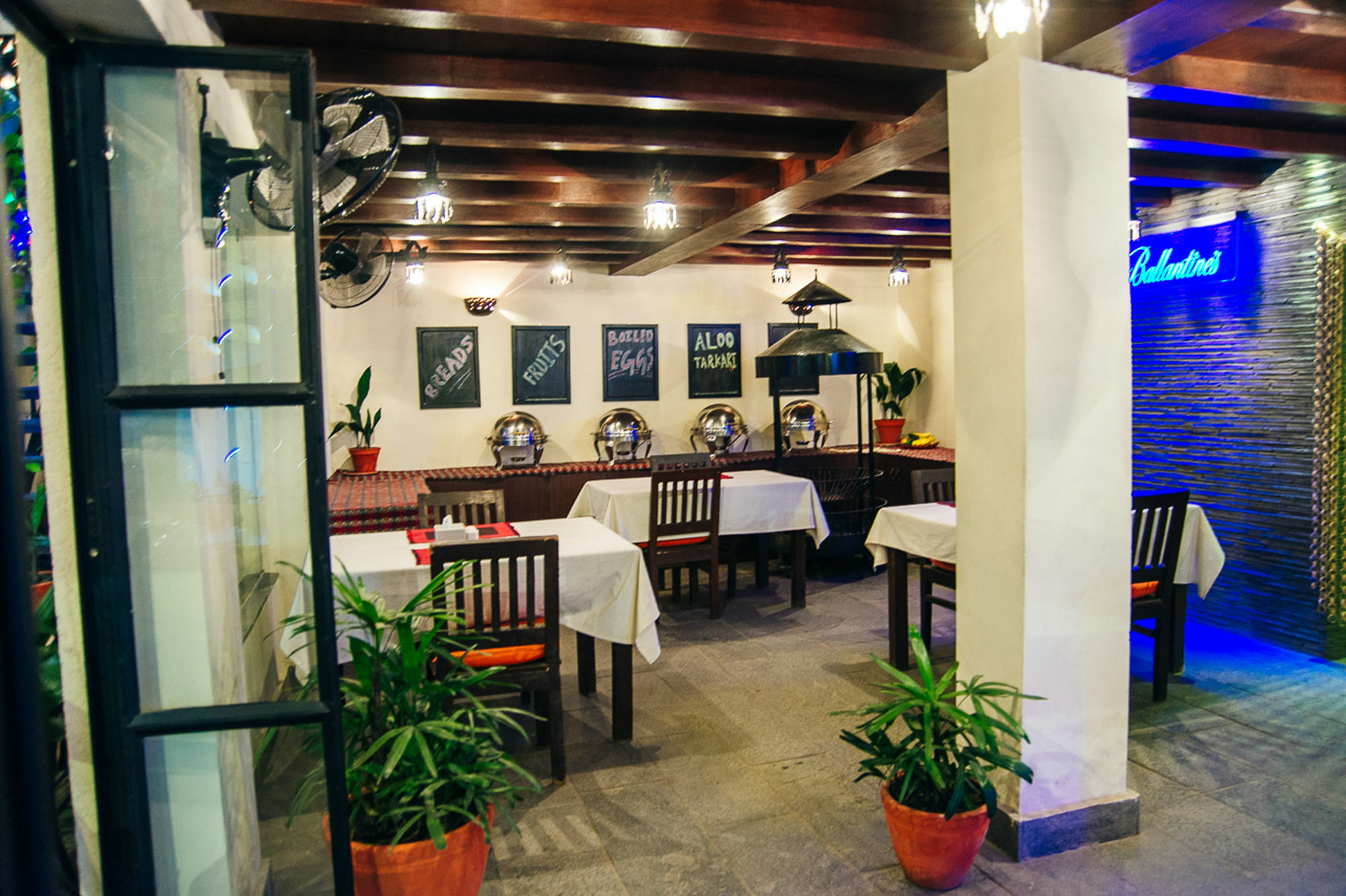 Hotel Highlander, Thamel Катманду Екстериор снимка