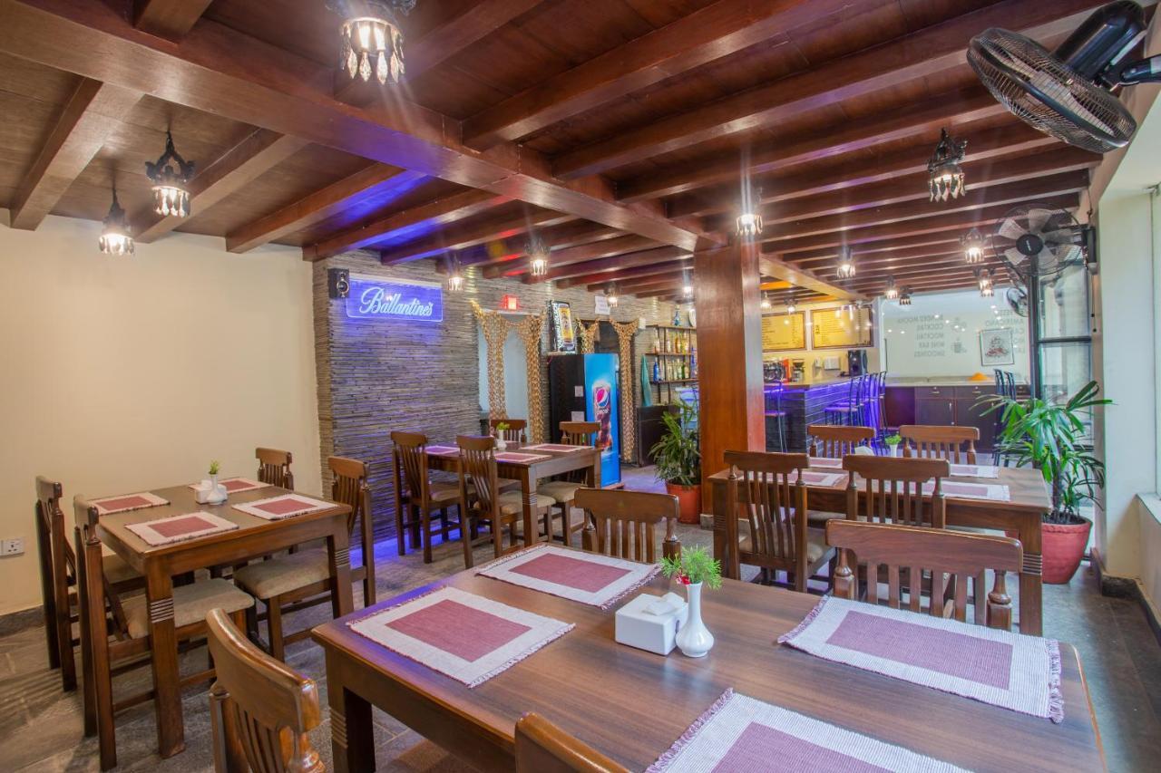 Hotel Highlander, Thamel Катманду Екстериор снимка